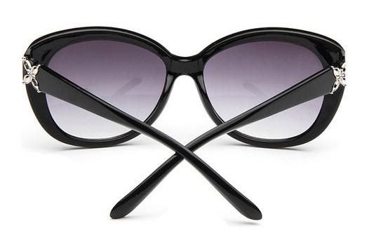 Black Retro Sunglasses