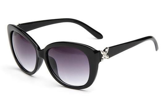 Black Retro Sunglasses