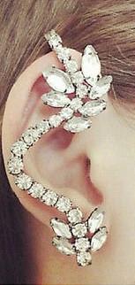 Pearl Cluster Ear Cuff