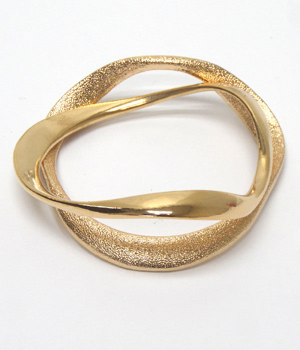 Set of Two Gold Tone Bracelets